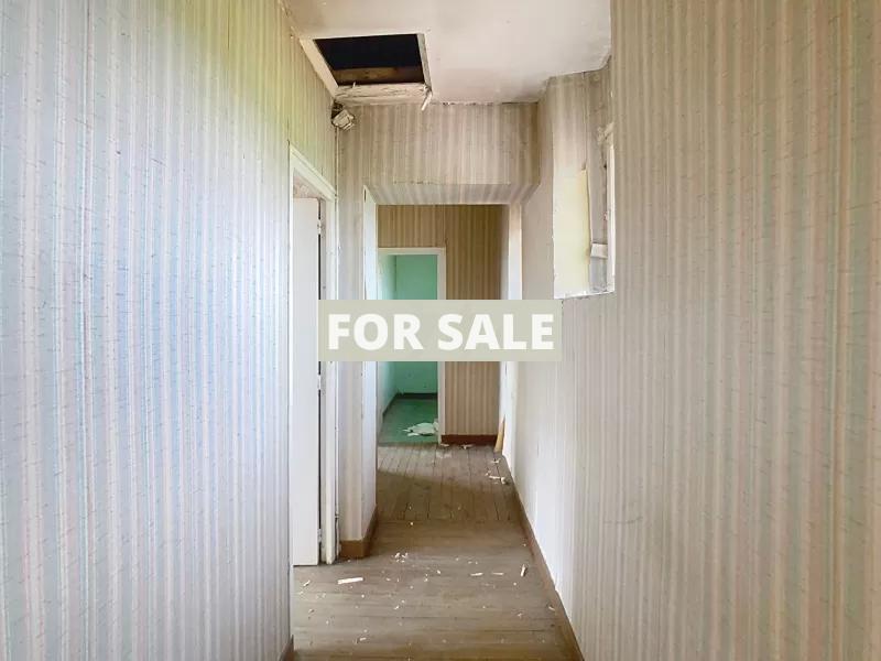 Coastal House to Renovate with Garden