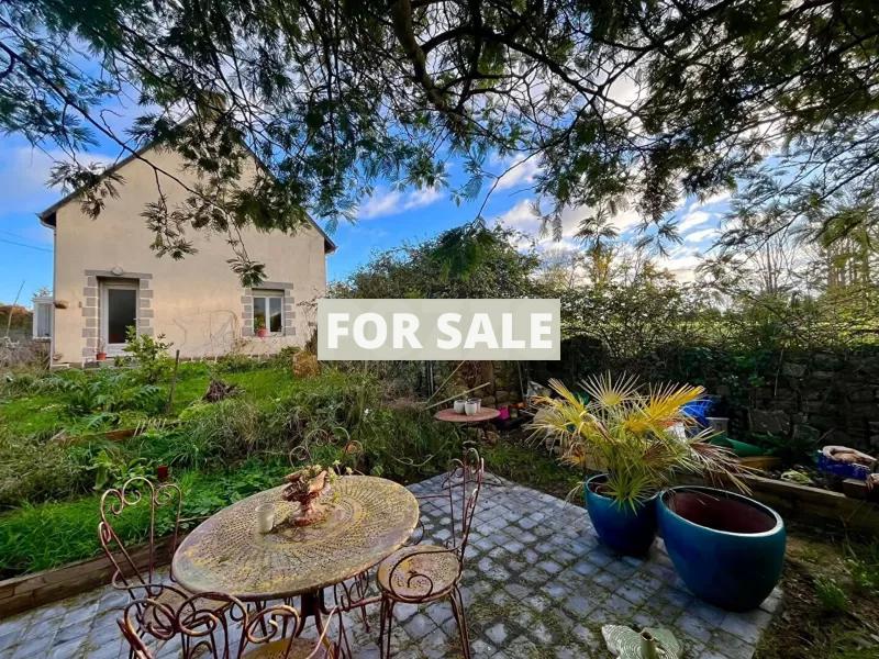 Main Photo of a 3 bedroom  House for sale