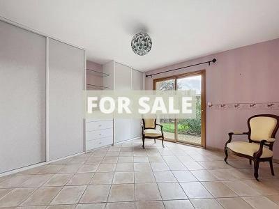 Detached House with Garden Close to the Coast