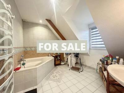 Detached House with Garden Close to the Coast