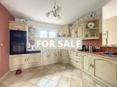 Detached House with Garden Close to the Coast