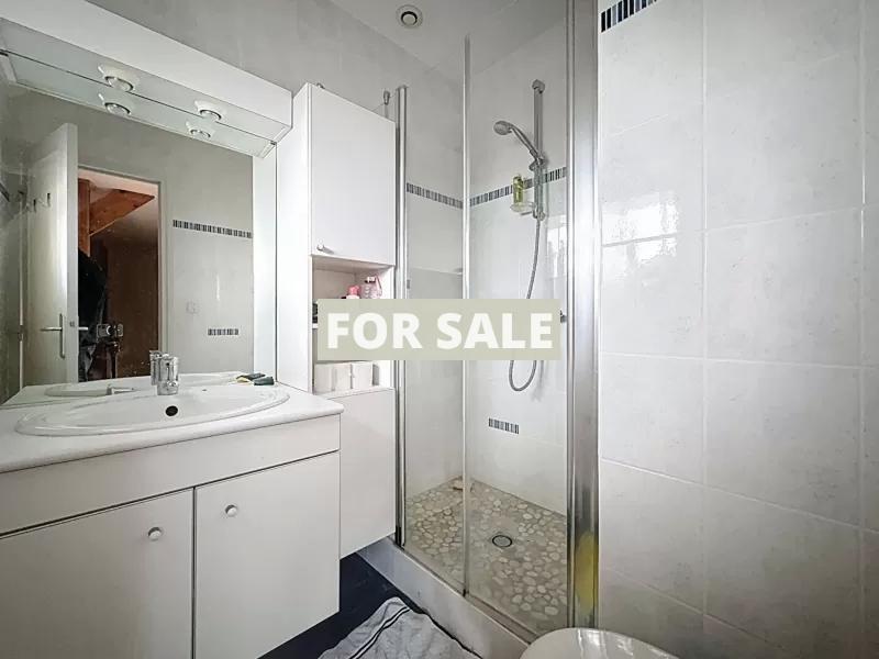 Detached House with Garden by the Coast