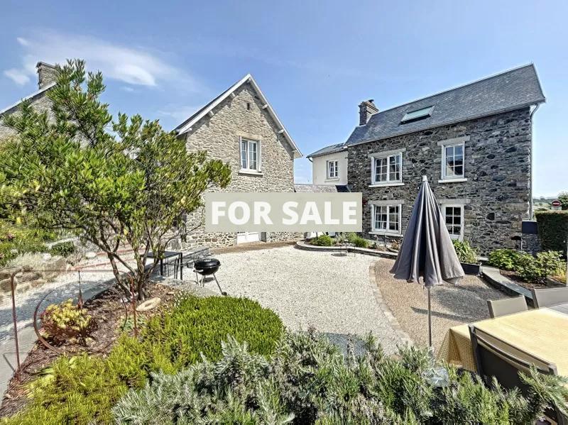 Detached House with Garden by the Coast