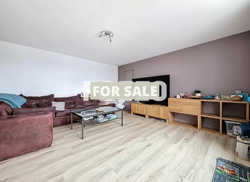 Detached House with Garden by the Coast