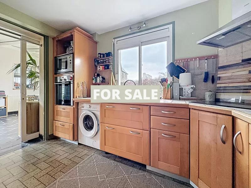 Detached House with Garden by the Coast