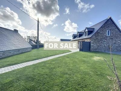 Detached Country House with Garden by the Coast