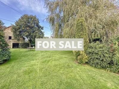 Detached Country House with Landscaped Garden