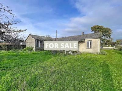 Detached House with Garden by the Coast