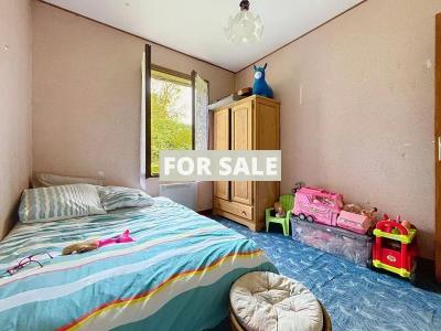 Detached House with Garage and Garden