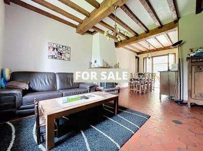 Detached House with Garage and Garden