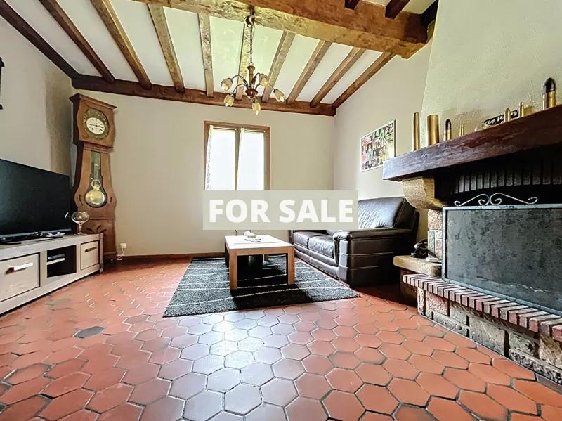 Detached House with Garage and Garden