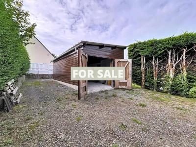 Detached House with Garage and Garden