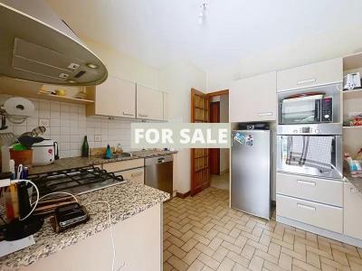 Detached House with Garage and Garden