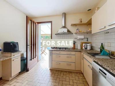 Detached House with Garage and Garden