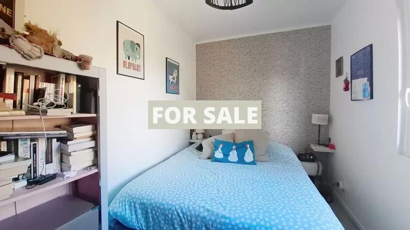 Detached House with Garden by the Coast