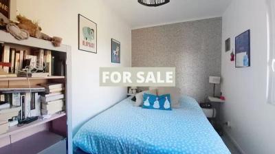 Detached House with Garden by the Coast