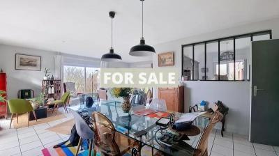 Detached House with Garden by the Coast