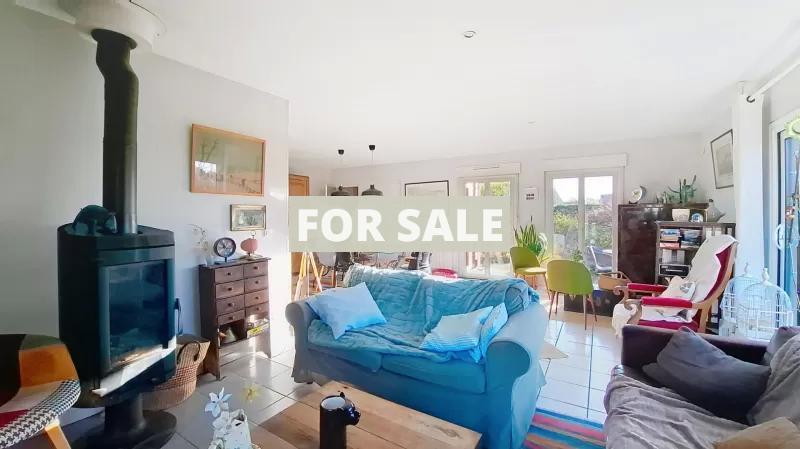 Detached House with Garden by the Coast