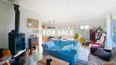 Detached House with Garden by the Coast