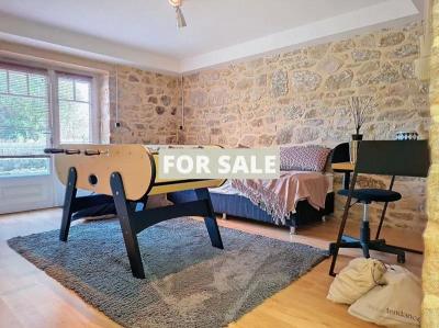 Stunning Manor House in Parkland Gardens