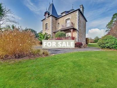 Stunning Manor House in Parkland Gardens