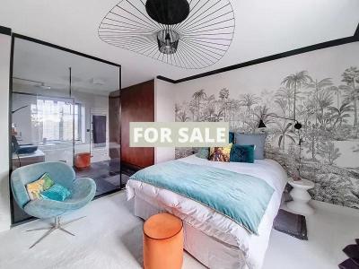 Stunning Manor House in Parkland Gardens