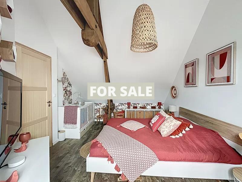 Lovely Detached House with Garden