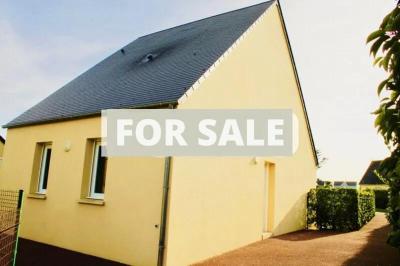 Modern Detached House with Garden