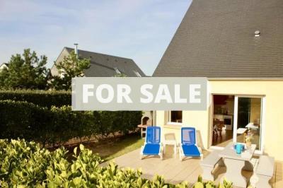 Modern Detached House with Garden