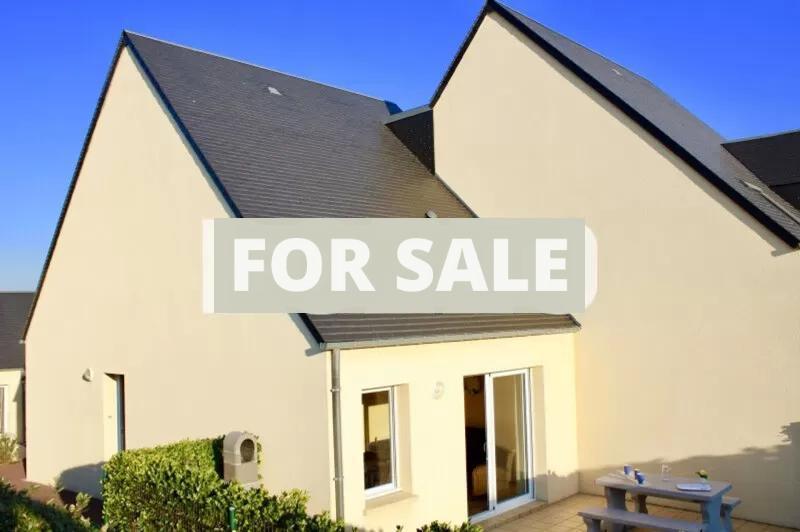 Modern Detached House with Garden