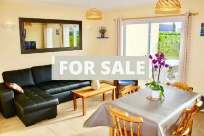Modern Detached House with Garden
