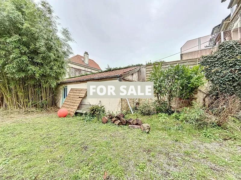 Manor House Style Property in Coastal Location