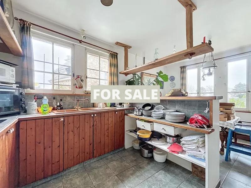 Manor House Style Property in Coastal Location