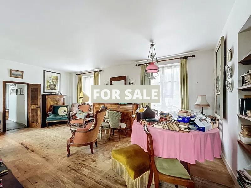 Manor House Style Property in Coastal Location