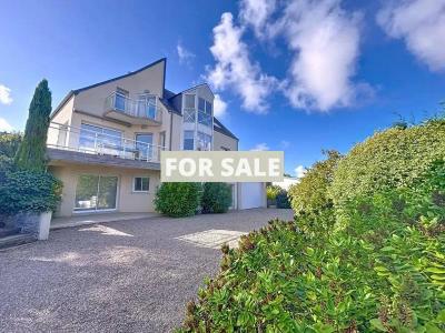 Detached House with Garden with Open Sea Views