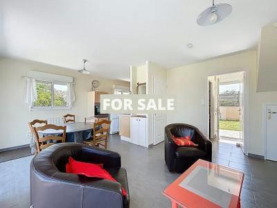 Pretty Detached Coastal House with Garden