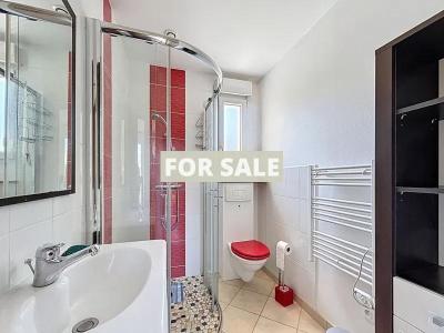 Detached House with Garden by the Coast