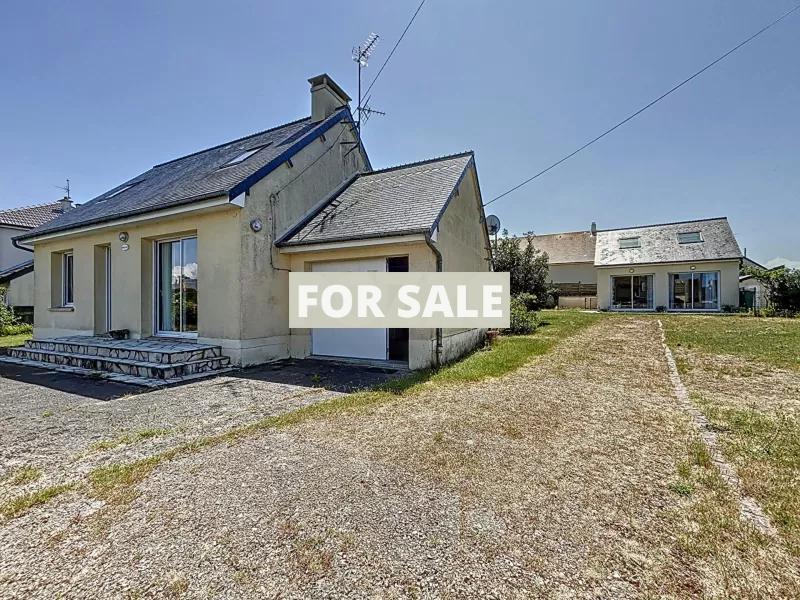 Detached House with Garden by the Coast
