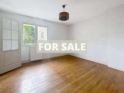 House in Sought-After Seaside Location