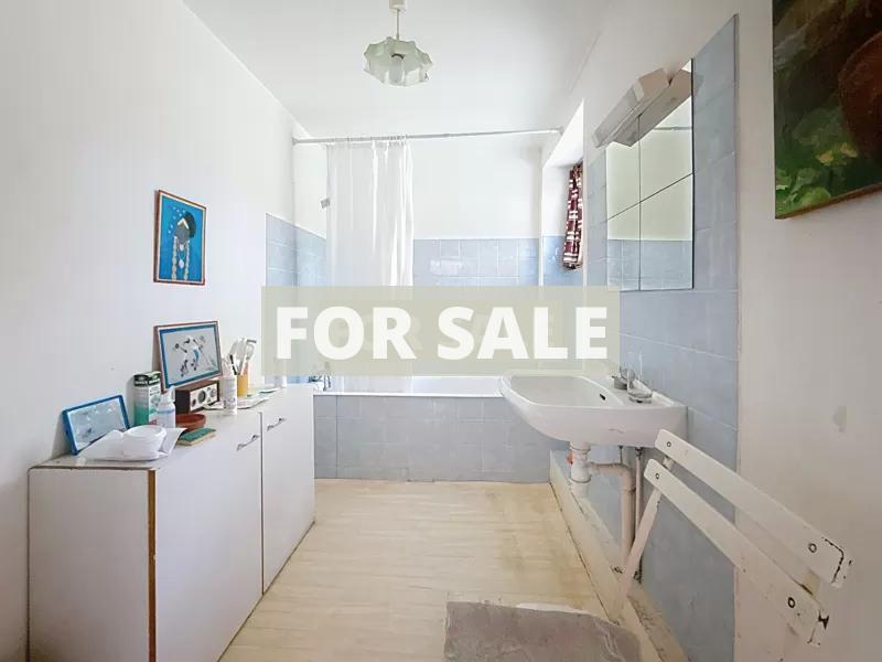 Detached Country House with Garden by the Coast