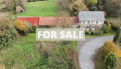 Detached Country House with Garden by the Coast