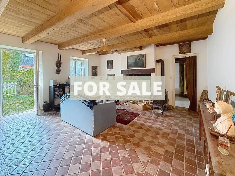 Detached Country House with Garden by the Coast