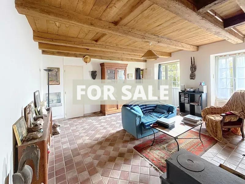 Detached Country House with Garden by the Coast