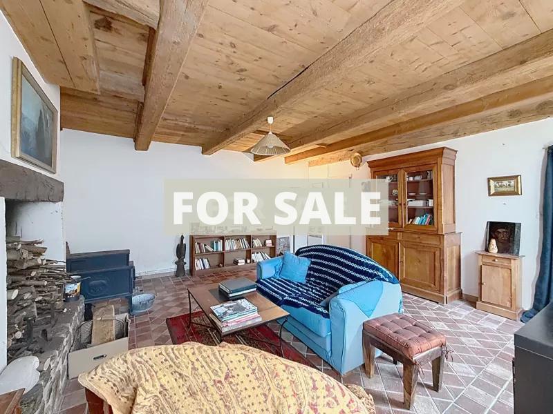 Detached Country House with Garden by the Coast