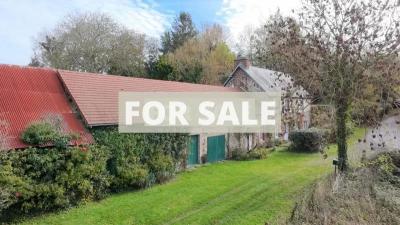Detached Country House with Garden by the Coast