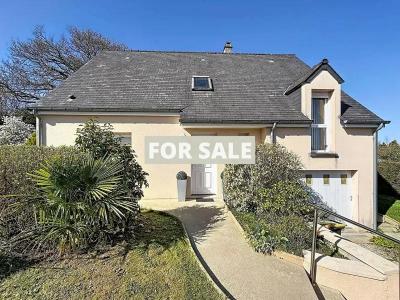 Detached House with Landscaped Garden