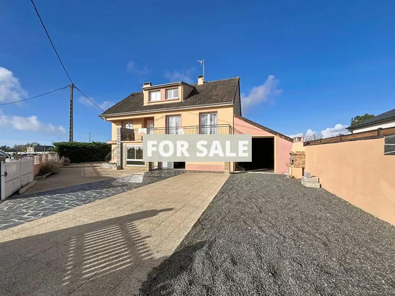 Detached House with Garden by the Coast