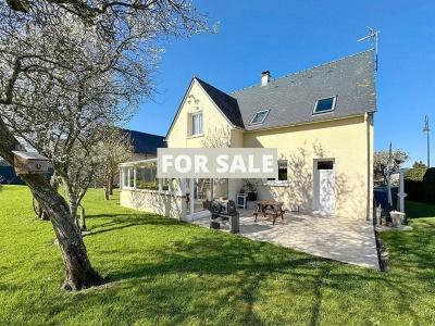 Detached House with Garden by the Coast