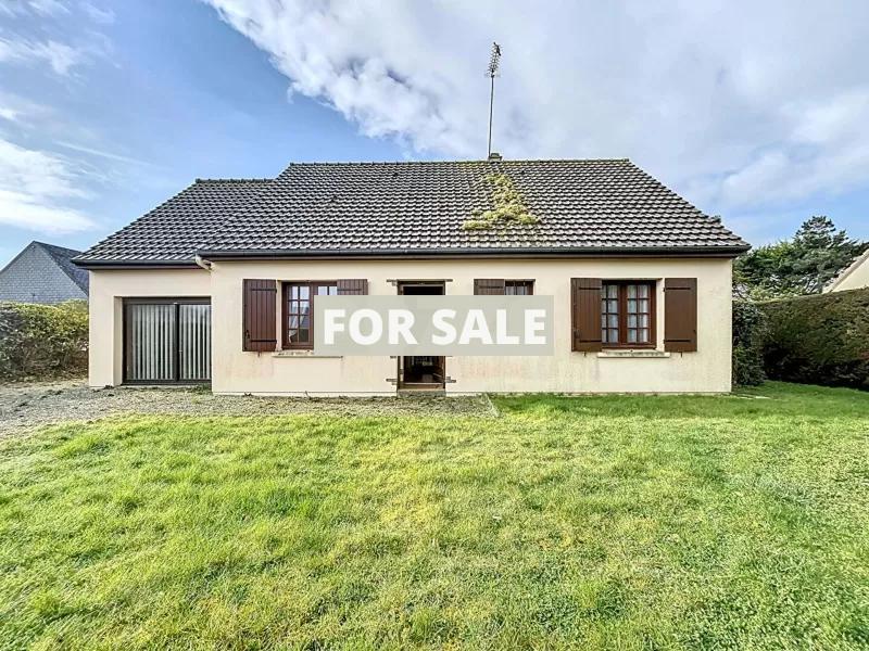 Main Photo of a 3 bedroom  House for sale