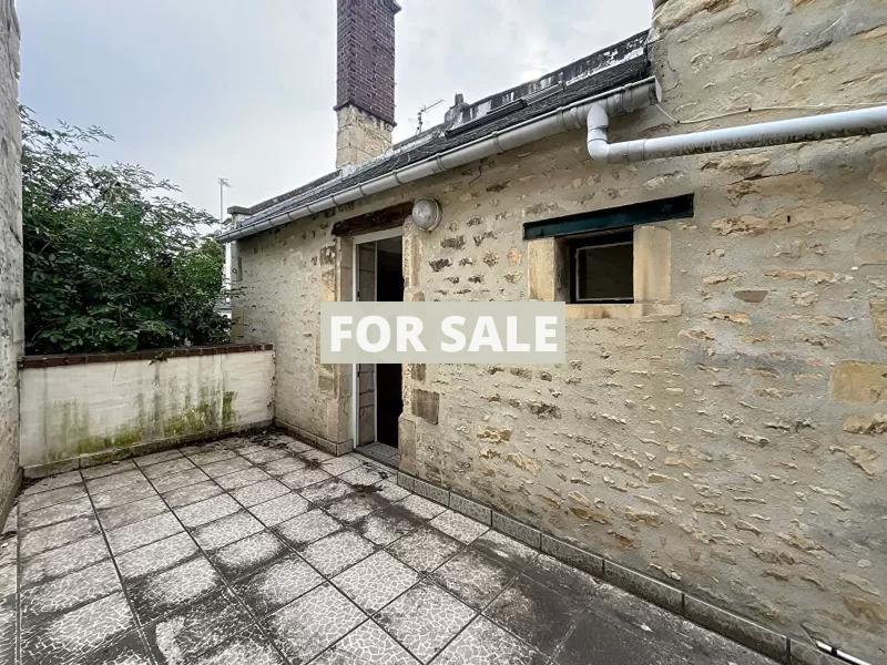 Stone Built Town House with Courtyard
